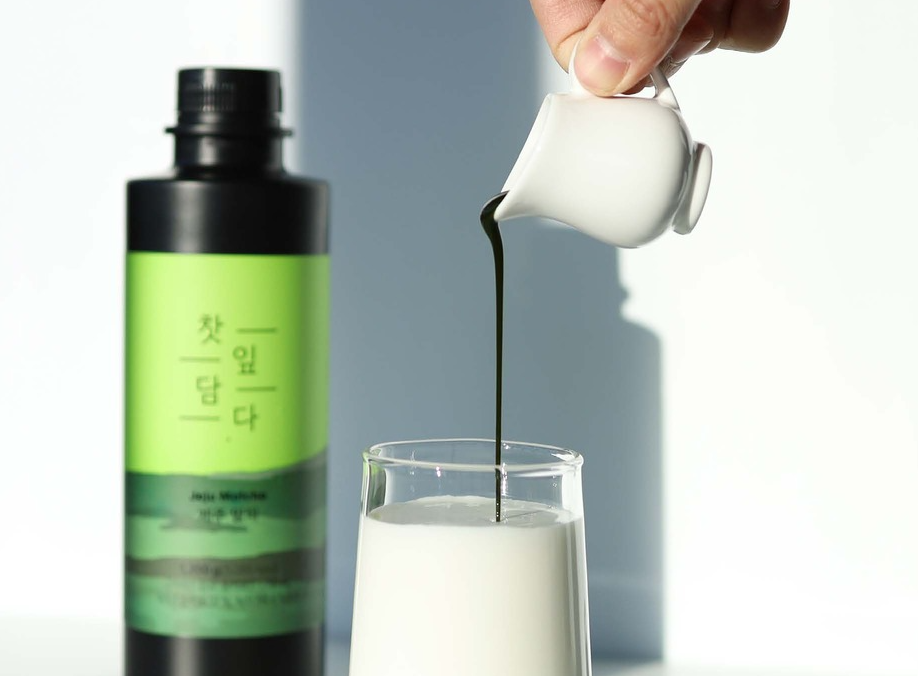 [Sweetcup] Jeju Matcha Tea Concentrate | 1.2kg (42.3 oz) – Wholesale Case of 6 (Case-Only) | Premium Liquid Matcha Tea Base for Bubble Tea, Matcha Lattes, Refreshers, Smoothies & Dessert Toppings (7.2kg / 15.9 lbs / 203 fl oz Total)